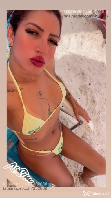 Acompanhante mulher trans com cabelo castanho de olhos castanhos em Ouro Preto do Oeste - Dannyzinha