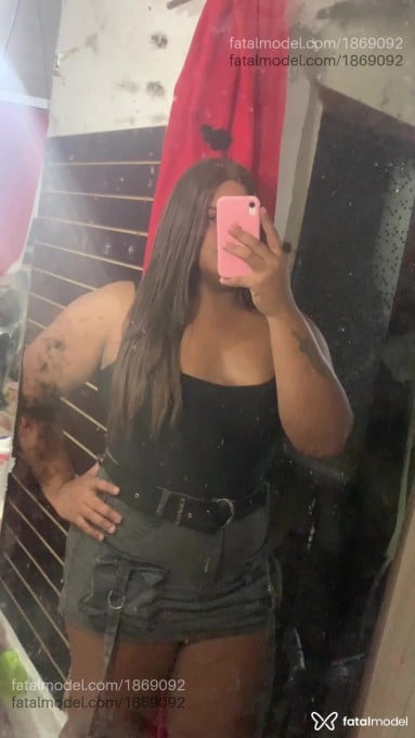 Acompanhante mulher trans com cabelo castanho de olhos pretos em Rio das Ostras - Kethellyn