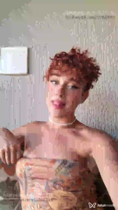 Acompanhante mulher trans ruiva (o) de olhos verdes em São Paulo - Marina