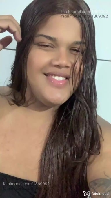 Acompanhante mulher trans com cabelo castanho de olhos pretos em Rio das Ostras - Kethellyn