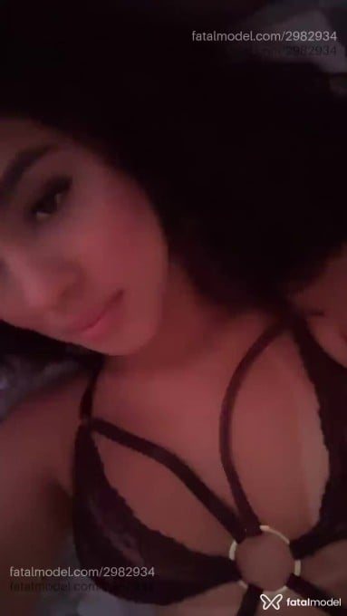 Acompanhante mulher morena (o) de olhos castanhos - Angel