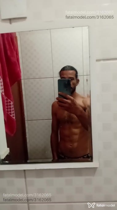 Acompanhante homem com cabelo castanho de olhos castanhos em Rio Claro - Rock Lux