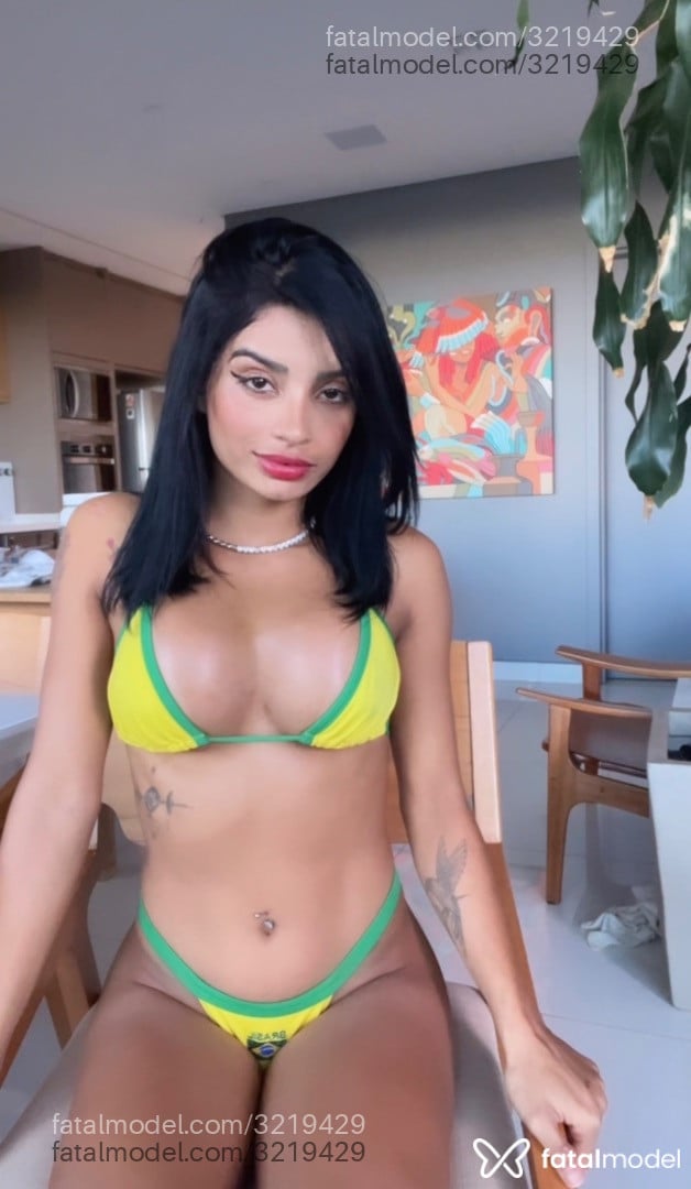 Acompanhante mulher morena (o) de olhos castanhos em Goiânia - Melissa