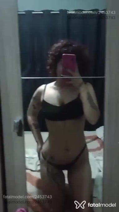Acompanhante mulher ruiva (o) de olhos castanhos - Mia Chandia