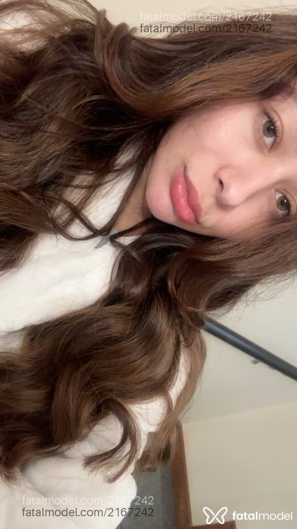 Acompanhante mulher trans com cabelo castanho de olhos mel em Ponta Grossa - Isabela Santos
