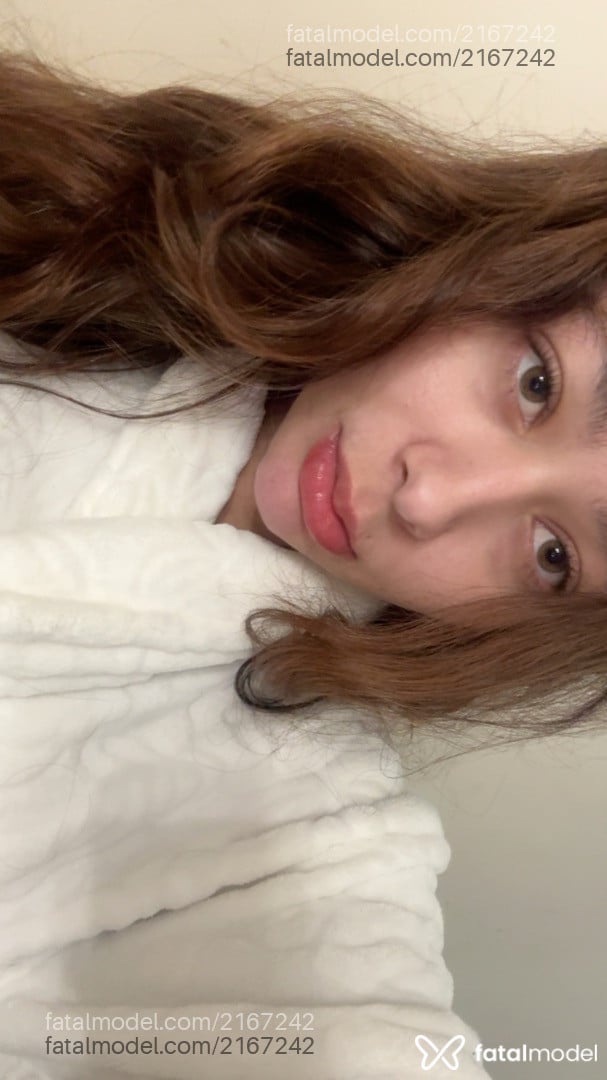 Acompanhante mulher trans com cabelo castanho de olhos mel em Ponta Grossa - Isabela Santos