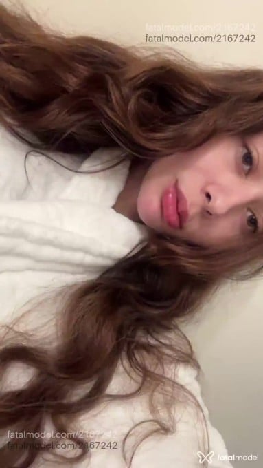 Acompanhante mulher trans com cabelo castanho de olhos mel em Ponta Grossa - Isabela Santos
