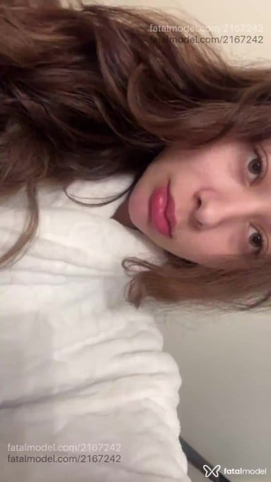 Acompanhante mulher trans com cabelo castanho de olhos mel em Ponta Grossa - Isabela Santos