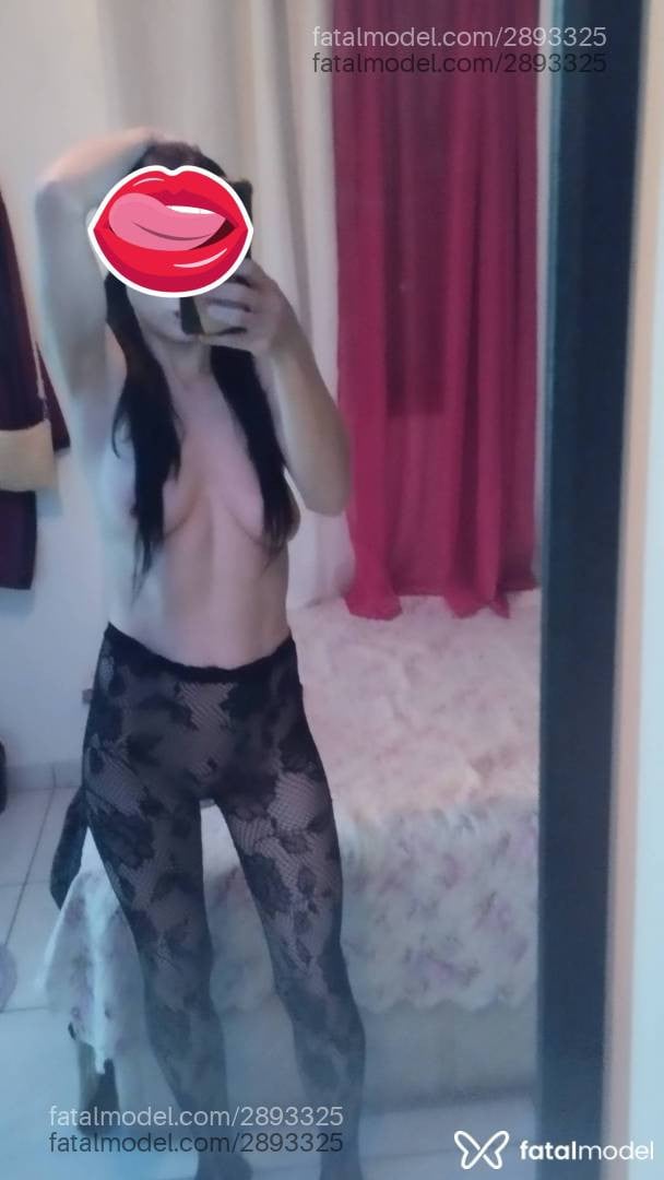 Acompanhante mulher com cabelo castanho de olhos azuis em Gramado - Milena Wins