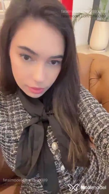 Acompanhante mulher morena (o) de olhos castanhos em Virtual - Khloe