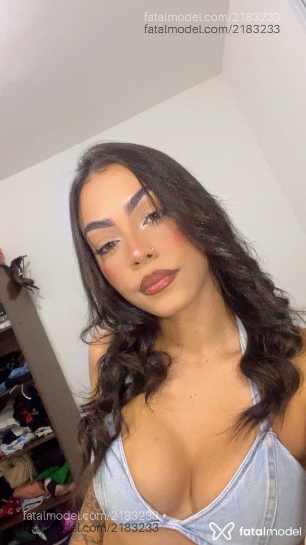 Acompanhante mulher morena (o) de olhos mel - Tatty Oliveiria Acompanhante mulher morena (o) de olhos mel - Tatty Oliveiria