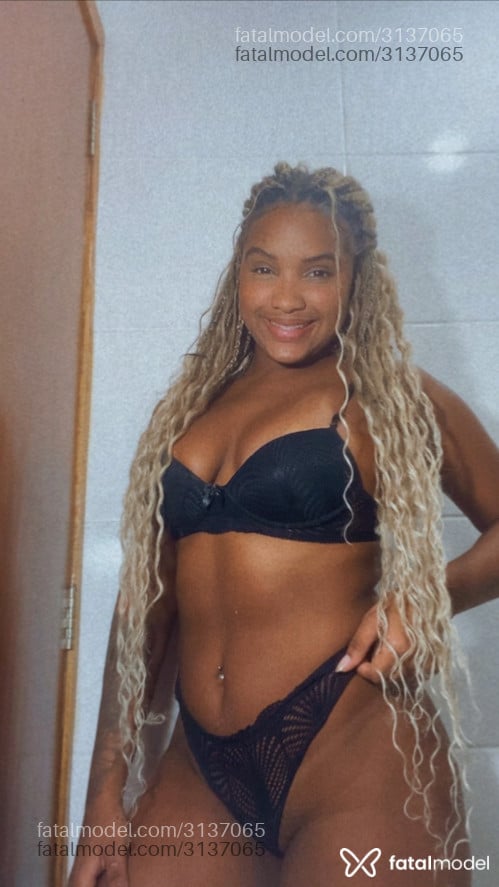 Acompanhante mulher morena (o) de olhos castanhos em Rio de Janeiro - Maya
