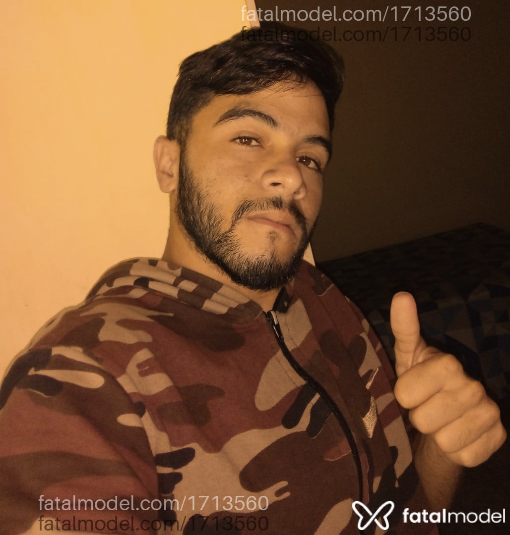 Acompanhante homem com cabelo castanho de olhos castanhos em Virtual - John
