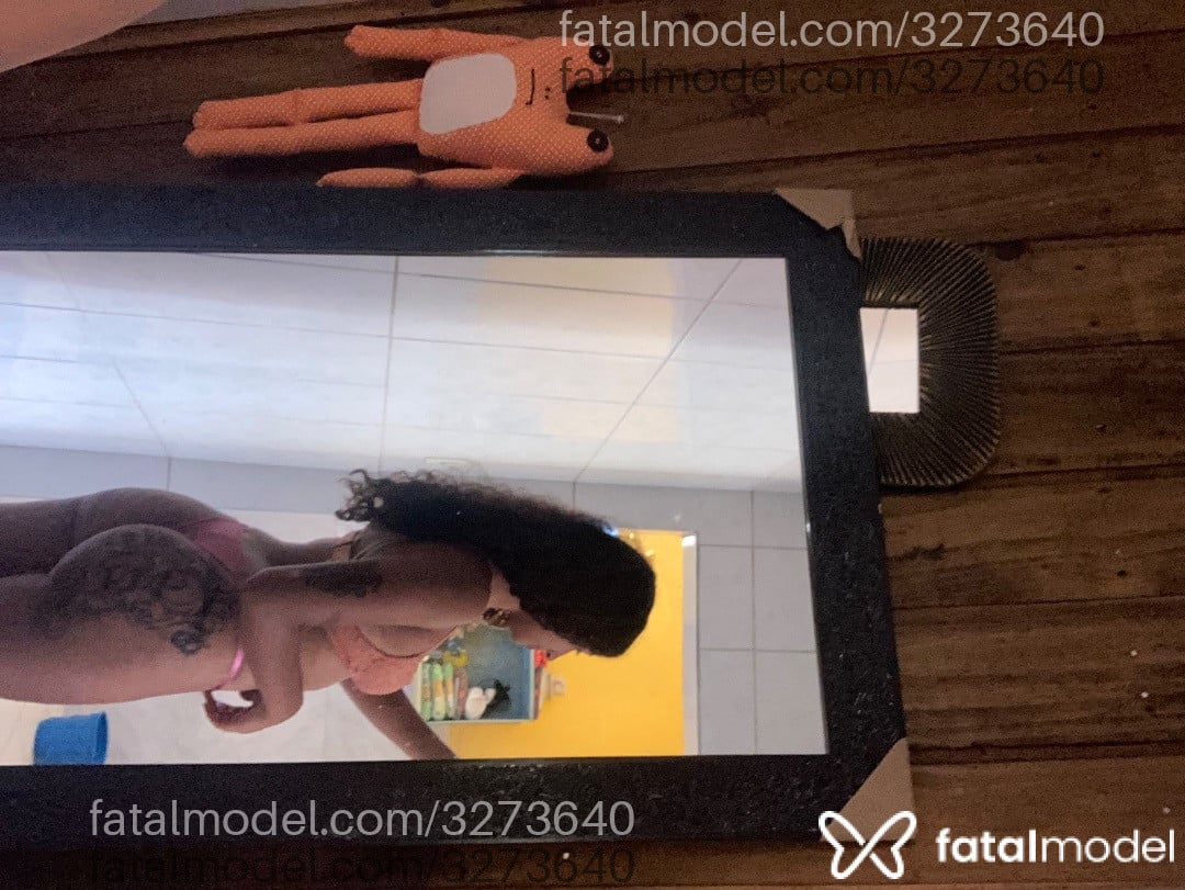 Acompanhante mulher com cabelo castanho de olhos castanhos em Florianópolis - Brendaly