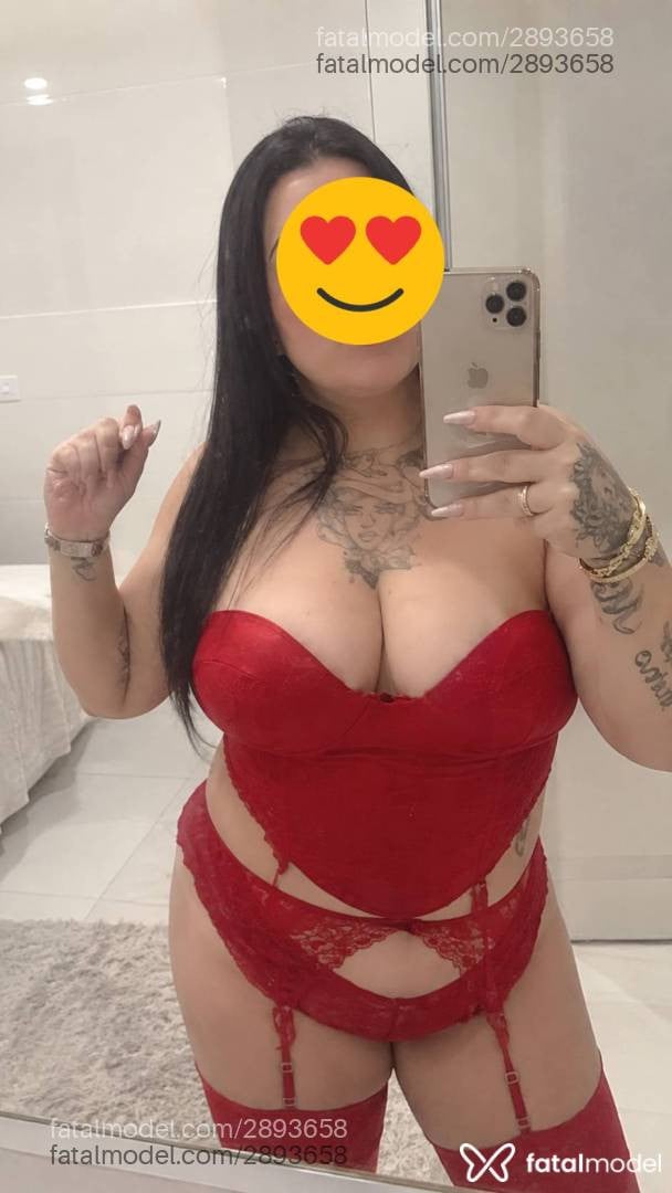 Acompanhante mulher com cabelo castanho de olhos castanhos - Antonella