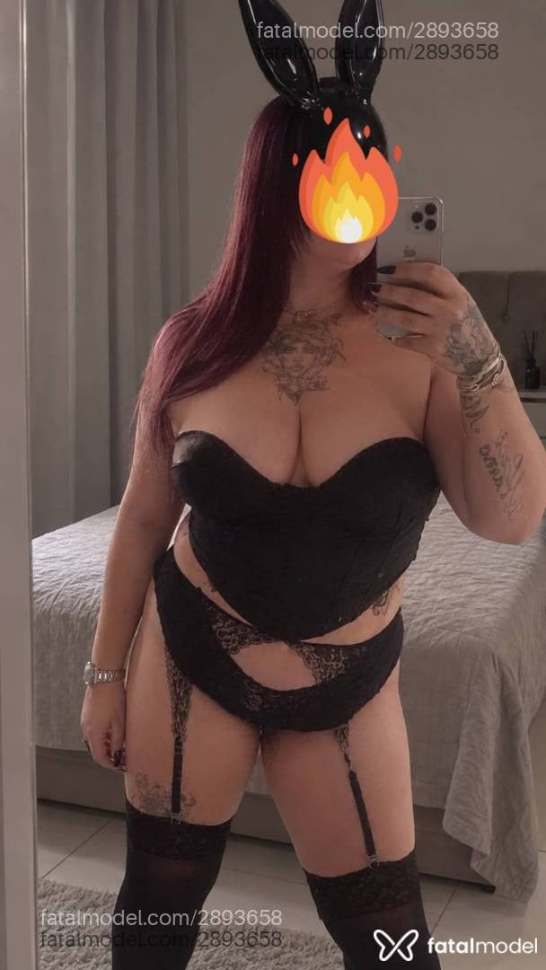 Acompanhante mulher com cabelo castanho de olhos castanhos - Antonella