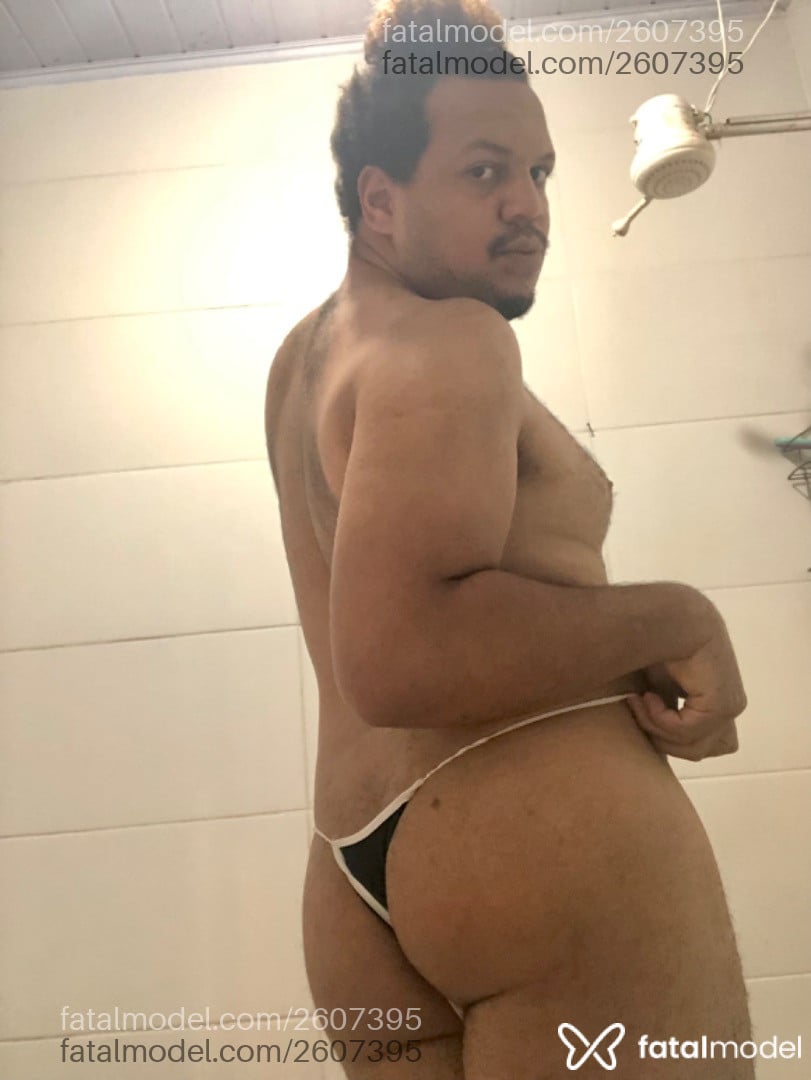 Acompanhante homem com cabelo castanho de olhos castanhos em Frutal - úrsula