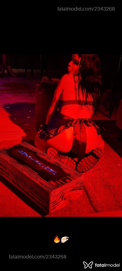 Acompanhante mulher morena (o) de olhos castanhos - Camila