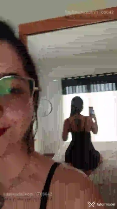 Acompanhante mulher com cabelo castanho de olhos castanhos em Virtual - Agnes Martins