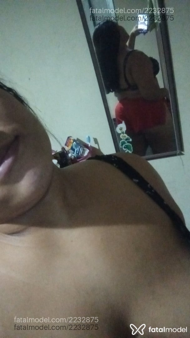 Acompanhante mulher com cabelo colorido de olhos pretos em Rio de Janeiro - Stella Belmont