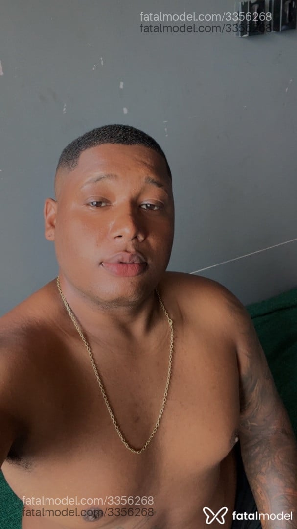 Acompanhante homem morena (o) de olhos pretos em Florianópolis Acompanhante homem morena (o) de olhos pretos em Florianópolis - Adson