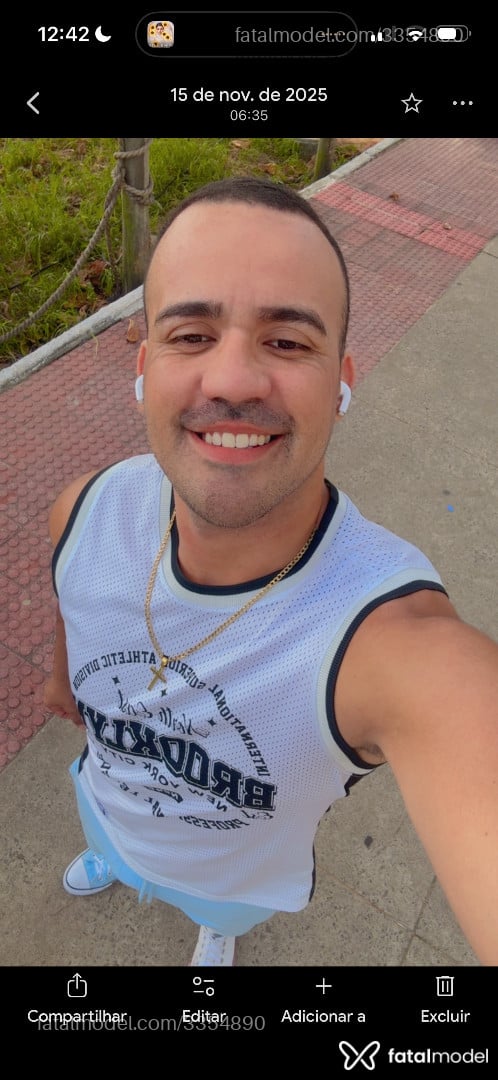 Acompanhante homem morena (o) de olhos pretos em Vila Velha - Guilherme
