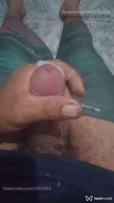 Acompanhante homem com cabelo castanho de olhos castanhos em Teresópolis Acompanhante homem com cabelo castanho de olhos castanhos em Teresópolis - Lucas