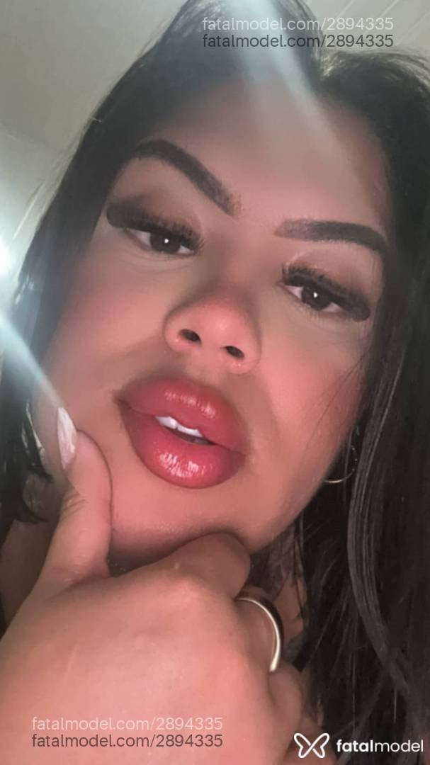 Acompanhante mulher morena (o) de olhos castanhos - Brenda Maya