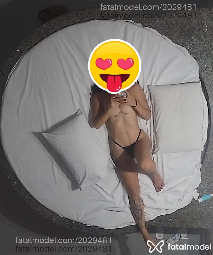 Acompanhante mulher com cabelo castanho de olhos verdes em Rondonópolis Acompanhante mulher com cabelo castanho de olhos verdes em Rondonópolis - Sanny