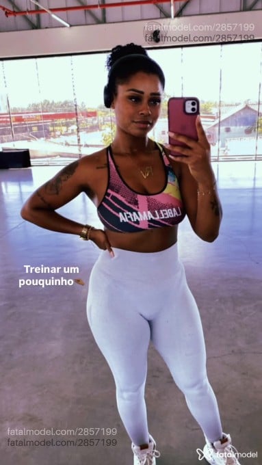 Acompanhante mulher morena (o) de olhos mel em Porto Alegre - Bia
