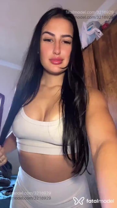 Acompanhante mulher morena (o) de olhos castanhos em Belo Horizonte - Helena