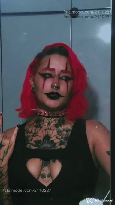 Acompanhante mulher com cabelo colorido de olhos castanhos em São José do Rio Preto - Pinnk