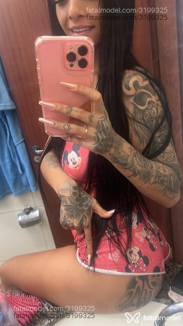 Acompanhante mulher morena (o) de olhos castanhos em Mariana - Sabrina