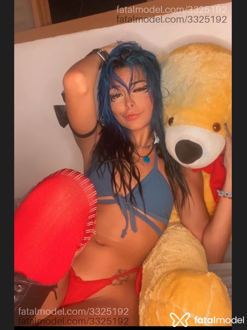 Acompanhante mulher com cabelo colorido de olhos castanhos em São Paulo - Swanzinha