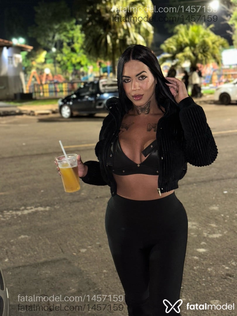 Acompanhante travesti morena (o) de olhos verdes em Maringá - Stéfany Vitória