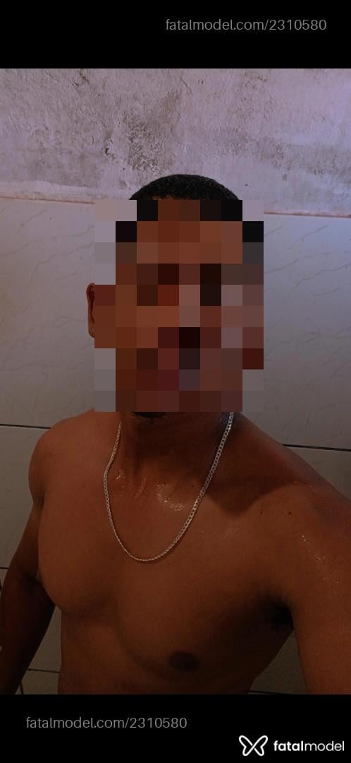 Acompanhante homem morena (o) de olhos castanhos em Porangatu - Pretinho