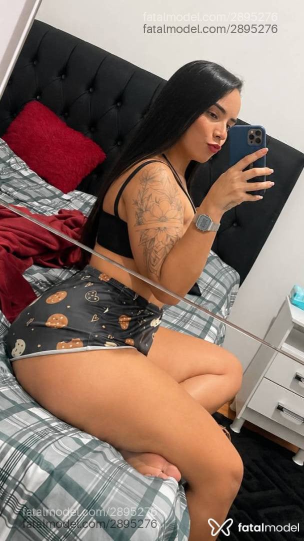 Acompanhante mulher morena (o) de olhos pretos - Lorenn