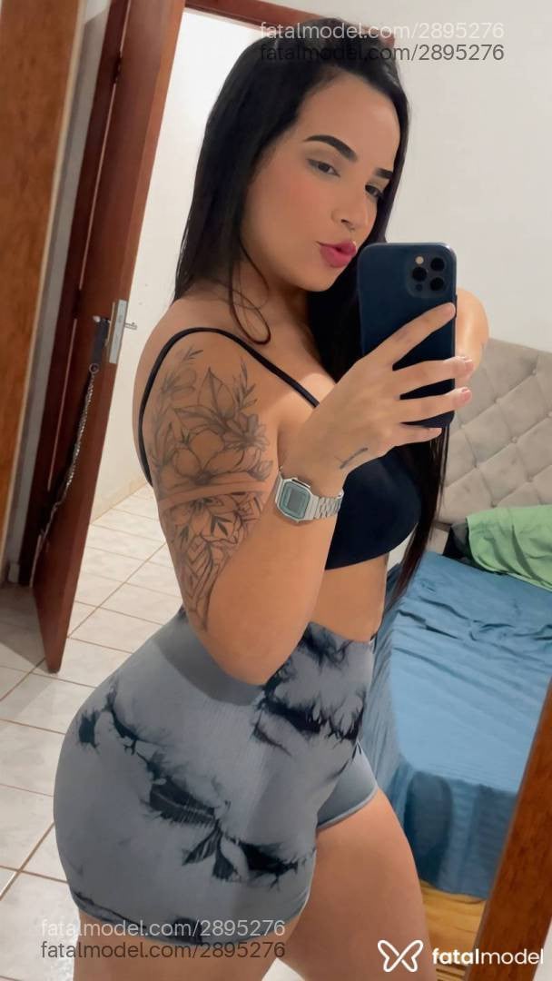 Acompanhante mulher morena (o) de olhos pretos - Lorenn