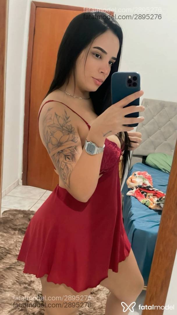 Acompanhante mulher morena (o) de olhos pretos - Lorenn
