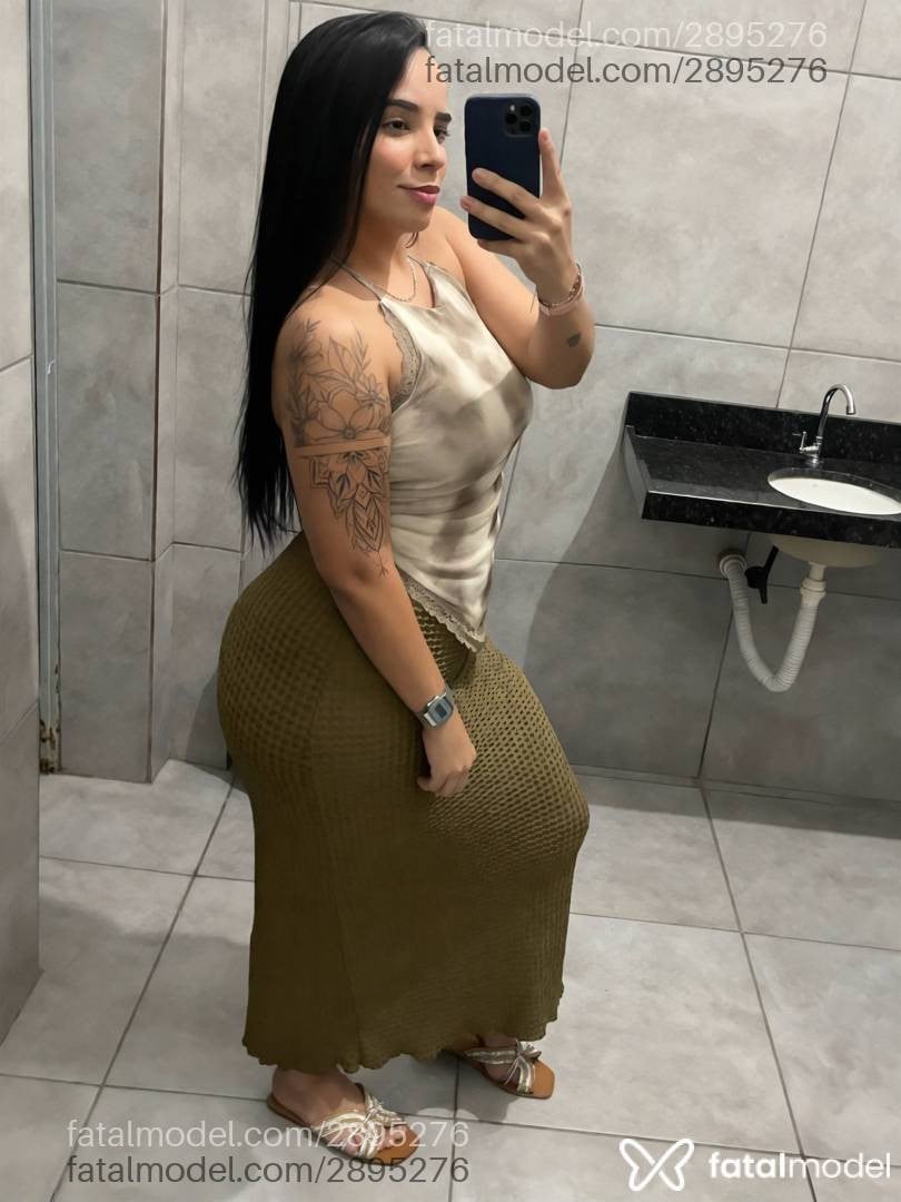 Acompanhante mulher morena (o) de olhos pretos - Lorenn