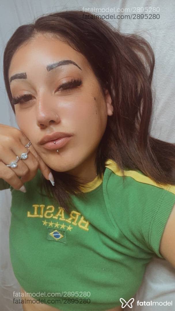 Acompanhante mulher morena (o) de olhos castanhos em Capão da Canoa Acompanhante mulher morena (o) de olhos castanhos em Capão da Canoa - Thalita Medeiros
