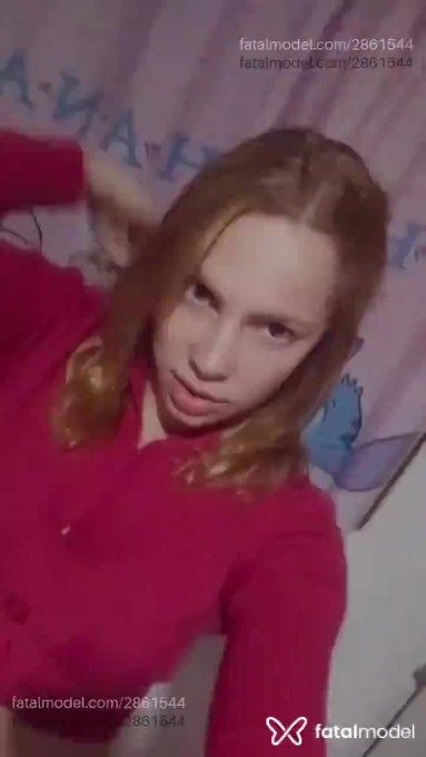 Acompanhante mulher loira (o) de olhos mel em Virtual - Luna Mantelli