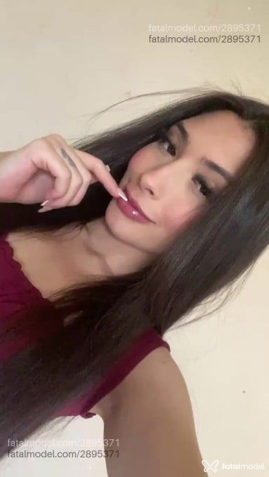 Acompanhante mulher com cabelo castanho de olhos castanhos - Luana Lua