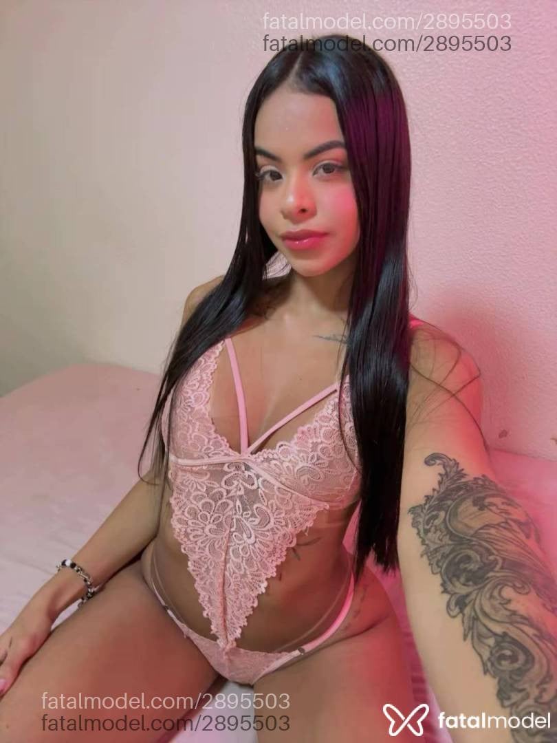Acompanhante mulher morena (o) de olhos pretos - Sofia