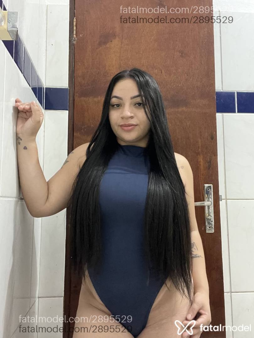 Acompanhante mulher com cabelo castanho de olhos verdes - Eduarda