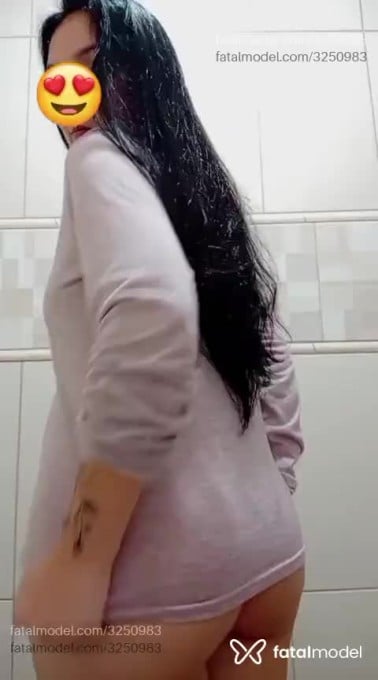 Acompanhante mulher morena (o) de olhos castanhos - Lana Lavarda Acompanhante mulher morena (o) de olhos castanhos - Lana Lavarda