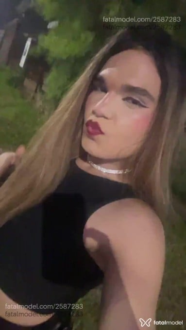 Acompanhante mulher trans com cabelo castanho de olhos castanhos em Brasília - Kelly Santos