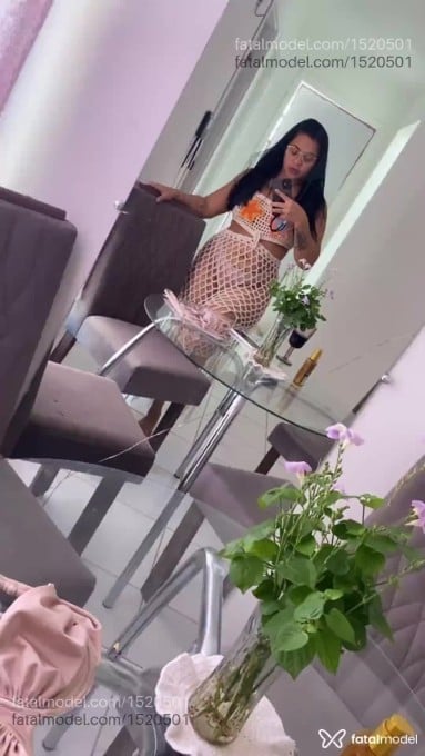 Acompanhante mulher morena (o) de olhos castanhos em Virtual Acompanhante mulher morena (o) de olhos castanhos em Virtual - Maria Timóteo