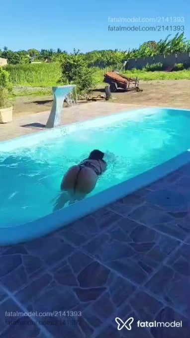 Acompanhante mulher loira (o) de olhos castanhos em Rio das Ostras - Cristal