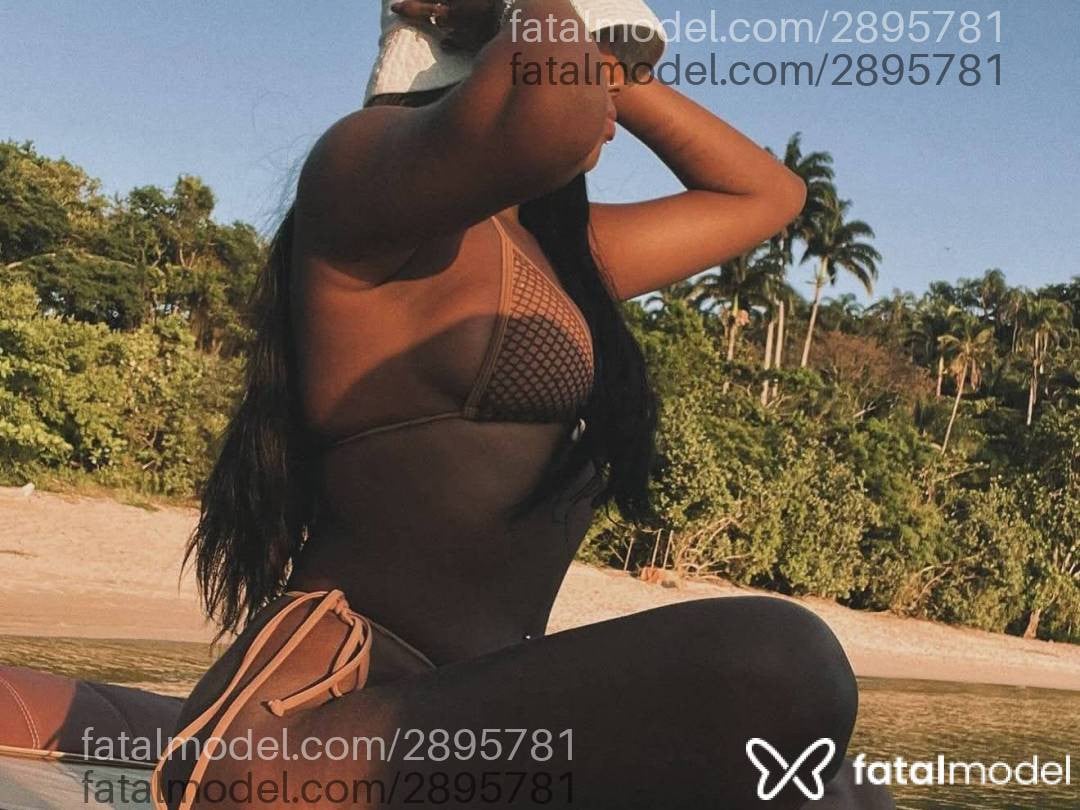 Acompanhante mulher com cabelo castanho de olhos castanhos - Sheylla